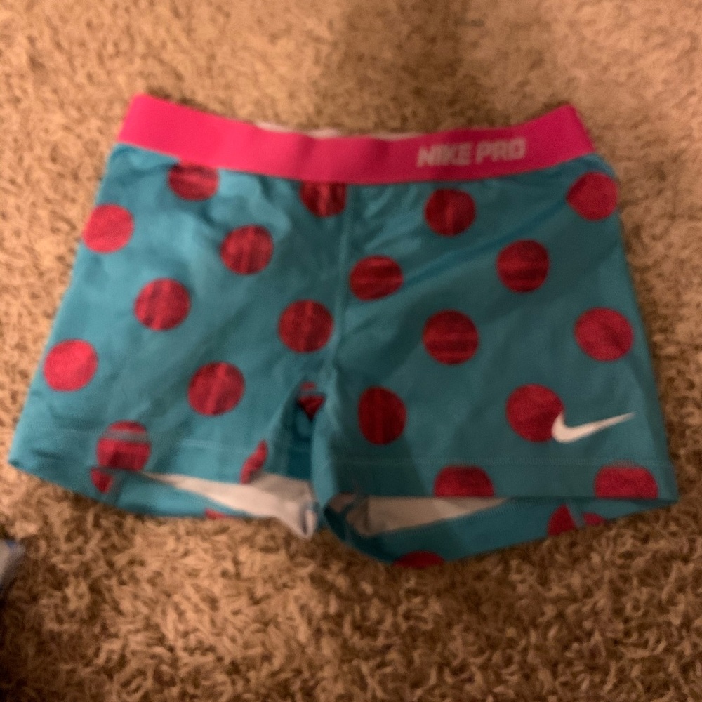 nike pro athletic wear